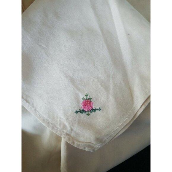 Cloth napkins set of 8 Cream Linen Hand Embroidered Flower On Corner 15" Square - Picture 2 of 3